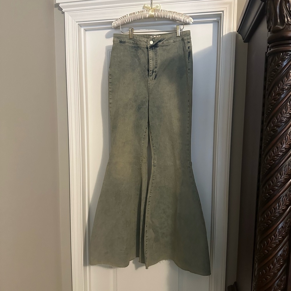 We The Free People Just Float On Extreme Flare Wide Leg Acid Jeans Size 31